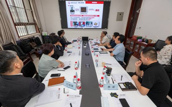 普源精電科技股份董事長一行訪問通院，共商教育科技領域技術開發新篇章